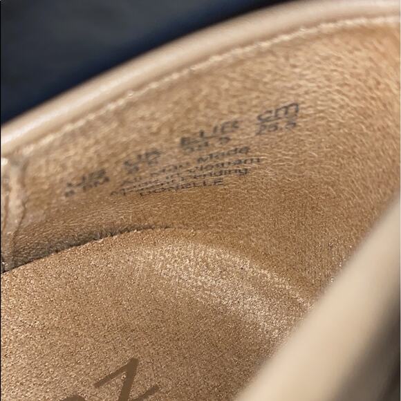 NATURALIZER HEELS - Picture 11 of 13